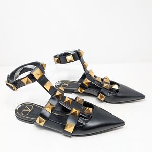 Valentino Roman Stud Rockstud Sandals Caged Pointed Sandals Size 39 Flats